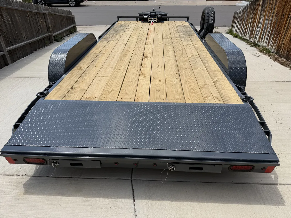 2026 Lamar 18ft Car Hauler — additional view