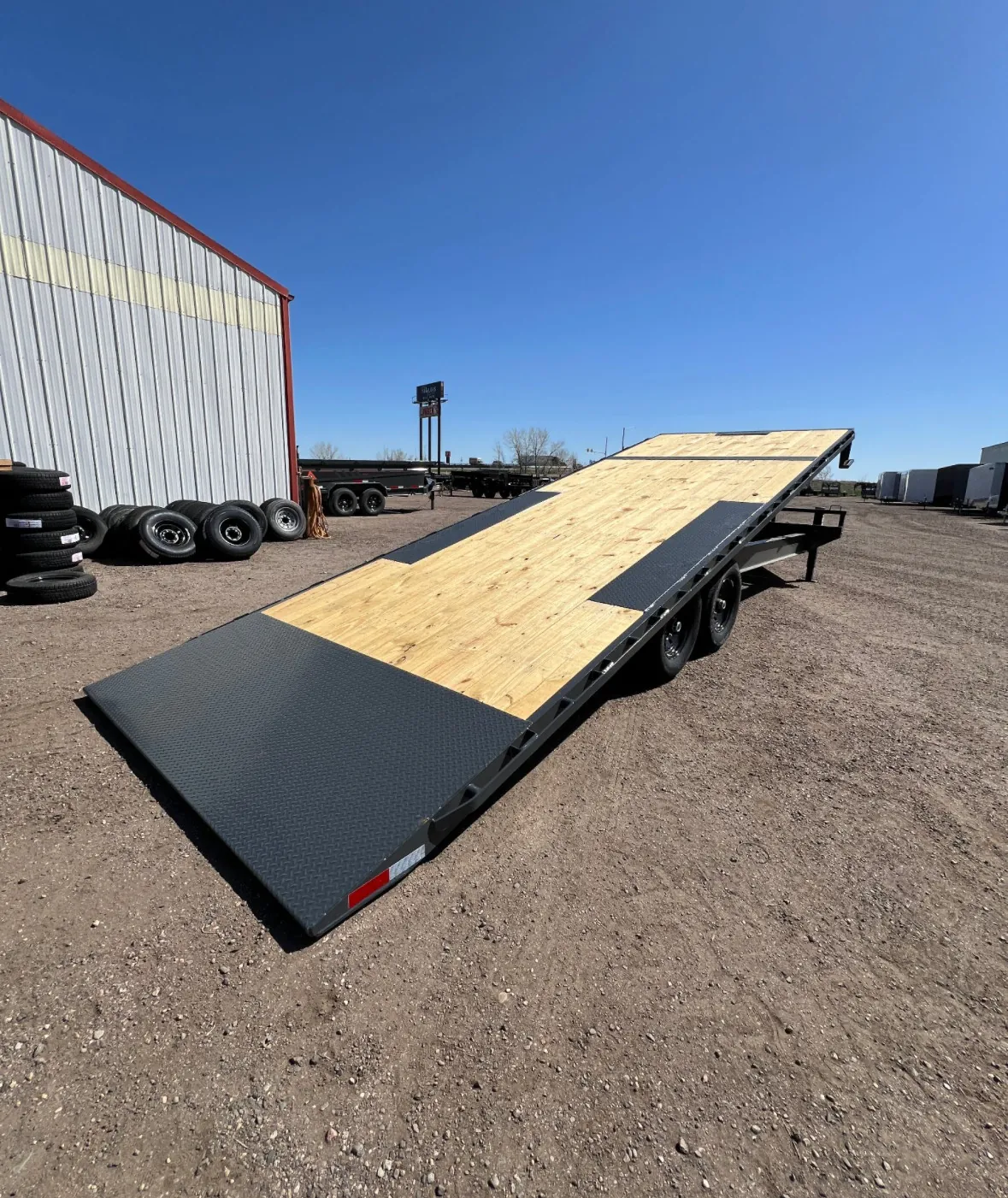 24 Ft Lamar Deckover Tilt — additional view